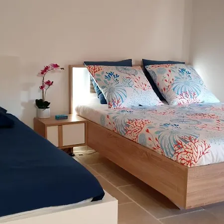 Holiday home Maison Calme Et Renovee 