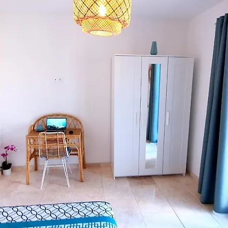 Maison Calme Et Renovee 